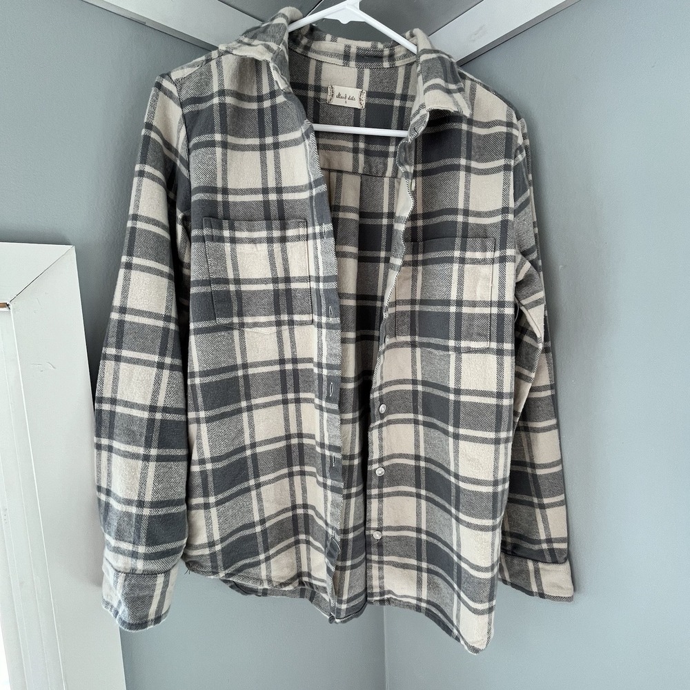 Altar'd State Plaid Flannel Shirt Button Down Gray Cream Pockets Womens Sz Small